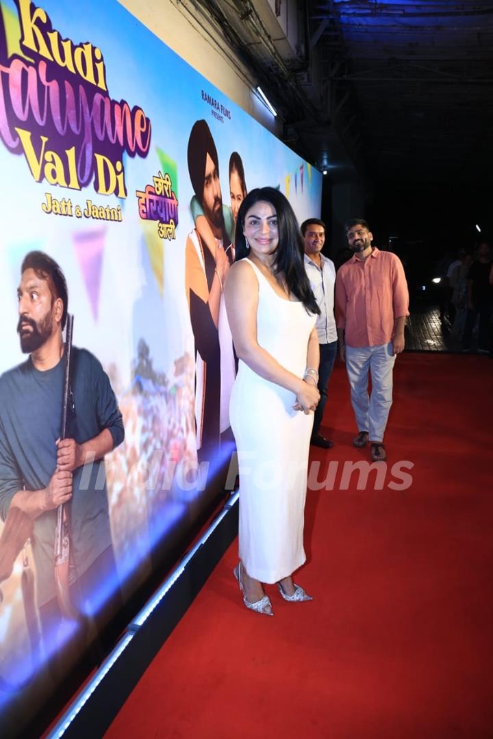 Neeru Bajwa snapped at the premiere of Kudi Haryane Val Di