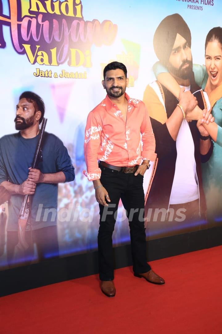 Jatin Sarna snapped at the premiere of Kudi Haryane Val Di