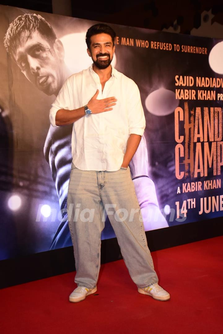 Saqib Saleem grace the screening of Chandu Champion