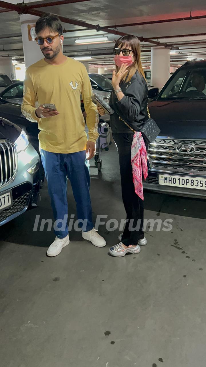 Ankita Lokhande and Vicky Jain  snapped at the airport