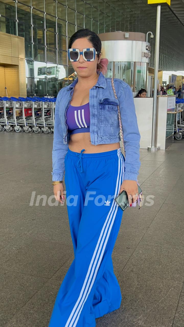 Neha Bhasin snapped at the airport