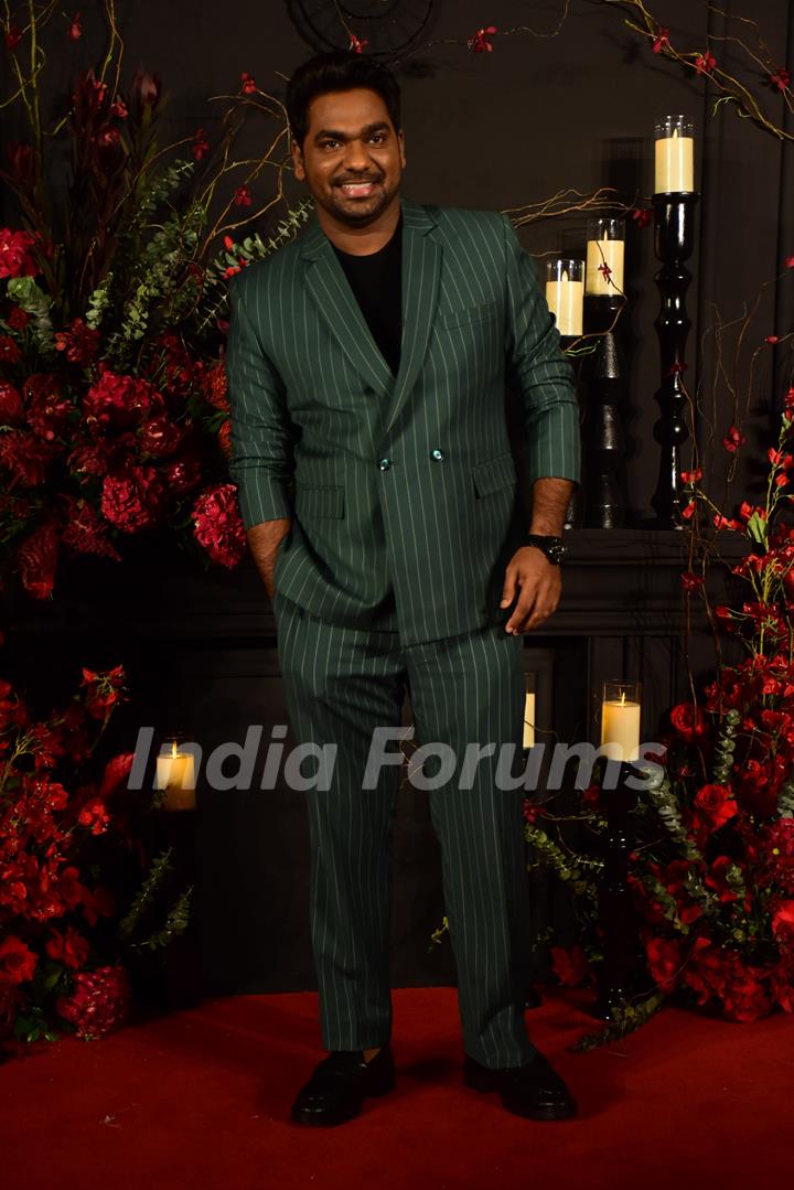 Zakir Khan  attend the Sonakshi Sinha and Zaheer Iqbal's wedding reception