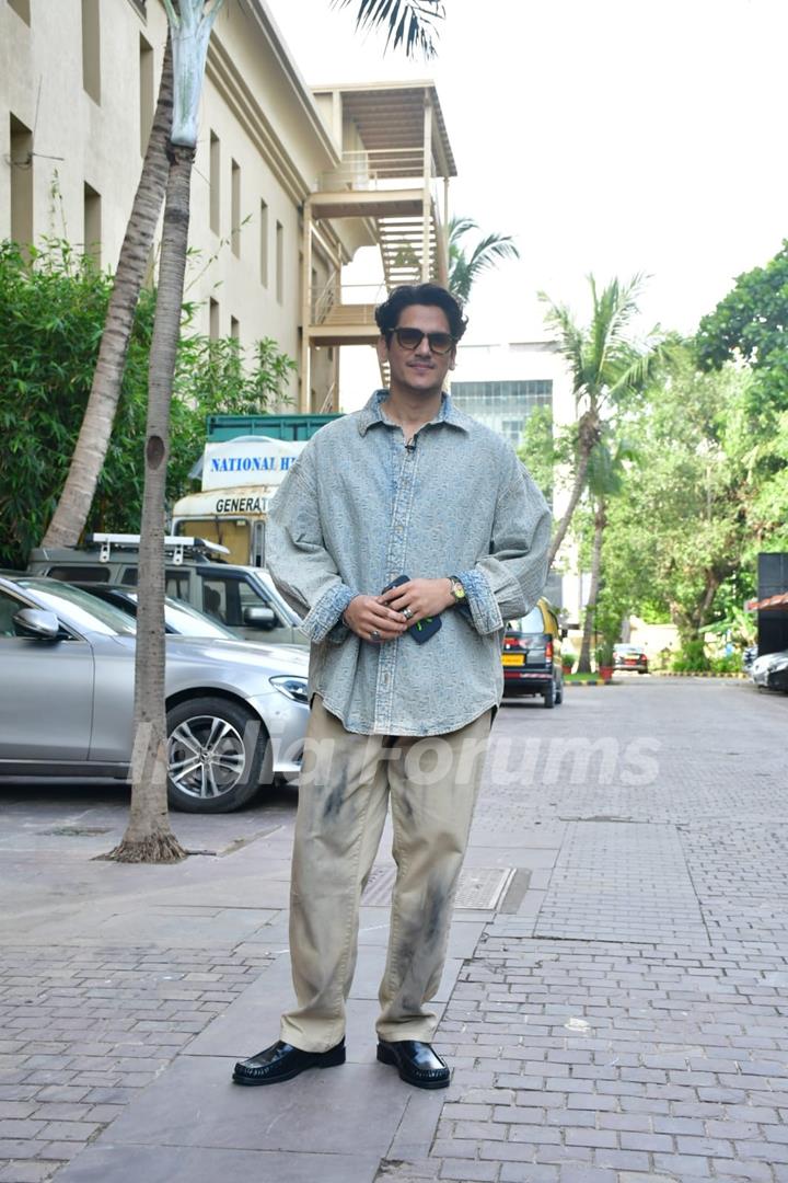 Vijay Varma snapped promoting upcoming series Mirzapur 3