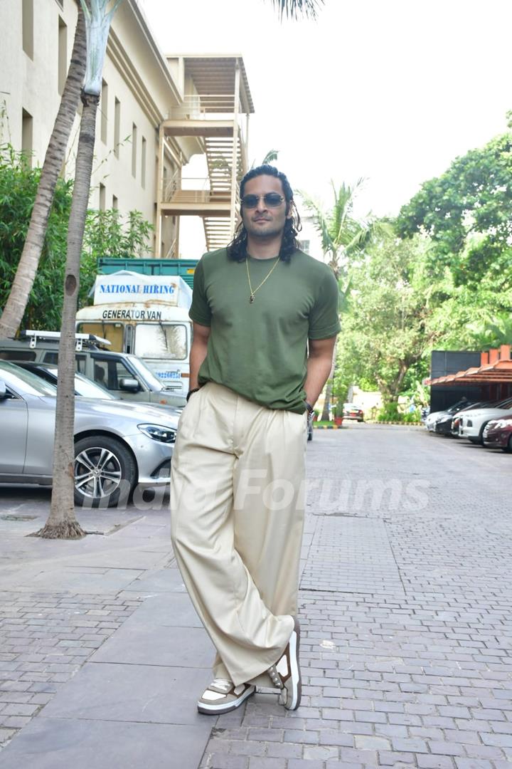 Ali Fazal snapped promoting upcoming series Mirzapur 3