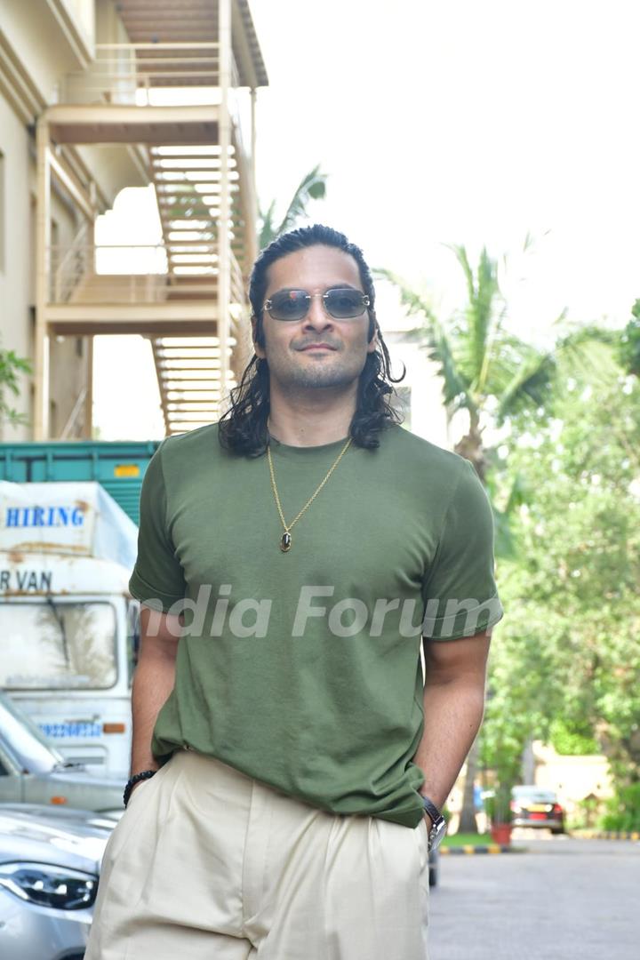 Ali Fazal snapped promoting upcoming series Mirzapur 3