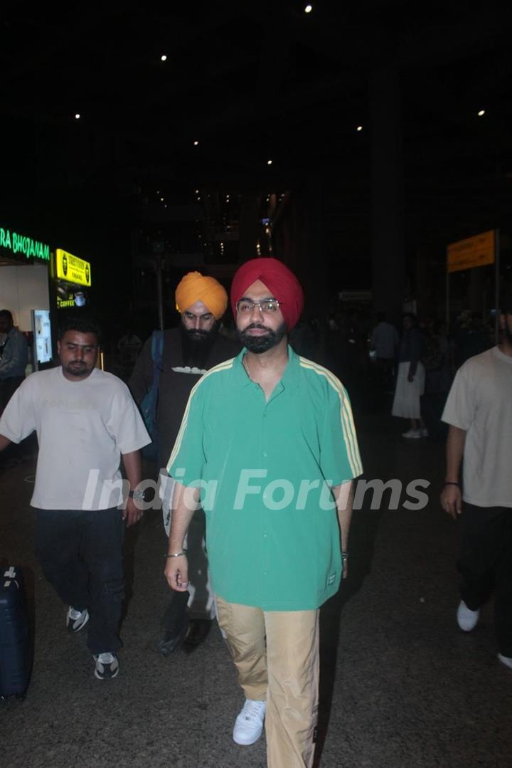 Ammy Virk snapped at the airport