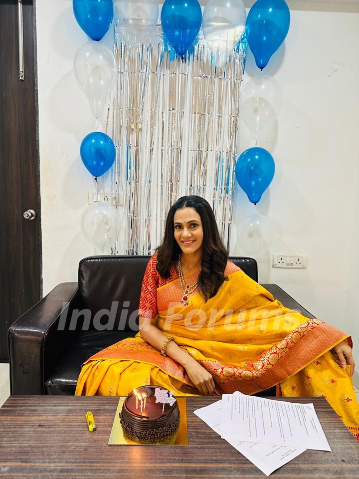 Jhanak fame Kajal Pisal celebrated her on birthday on set