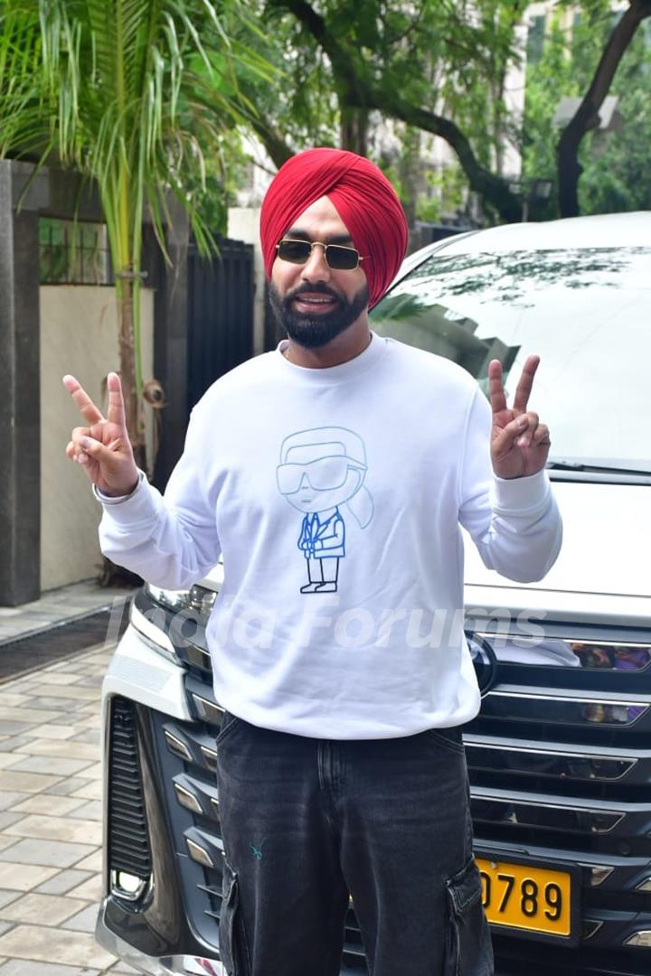 Ammy Virk snapped at T-series office