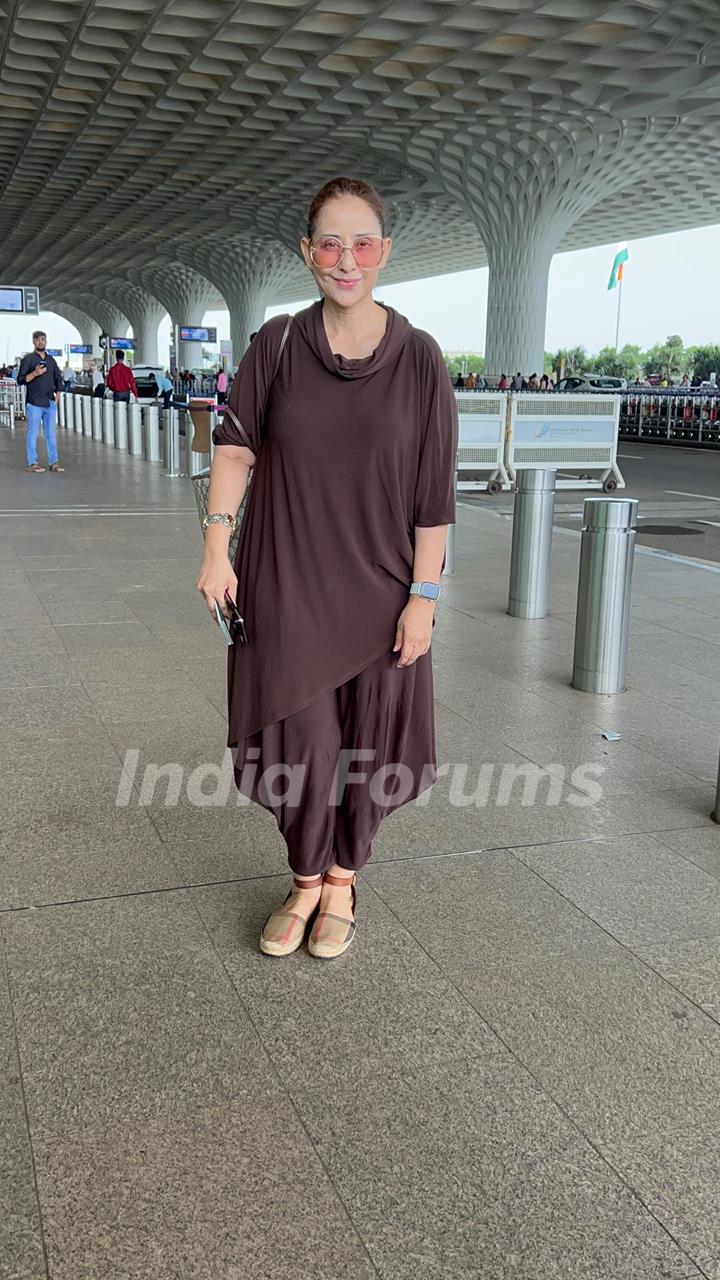 Manisha Koirala snapped at the airport