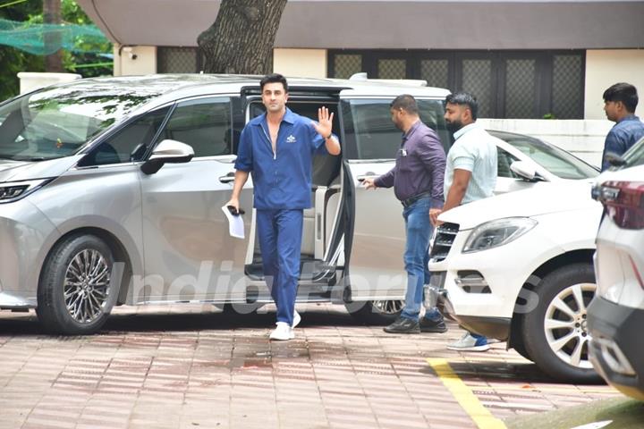 Ranbir Kapoor snapped at Sanjay Leela Bhansali house in Versova