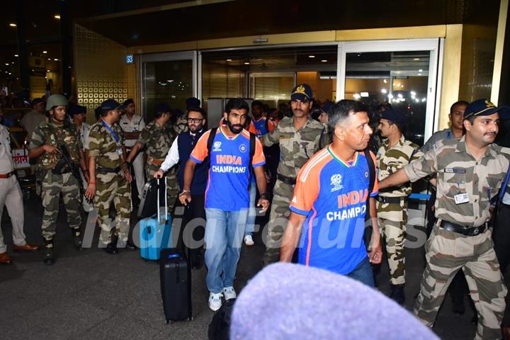 jasprit bumrah snapped at the Mumbai Airport