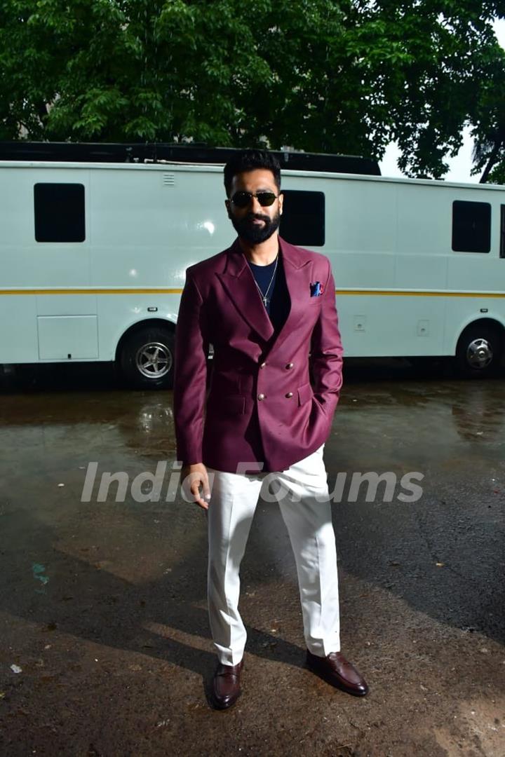 Vicky Kaushal snapped promoting their upcoming film Bad Newz on the sets of superstar singer 3