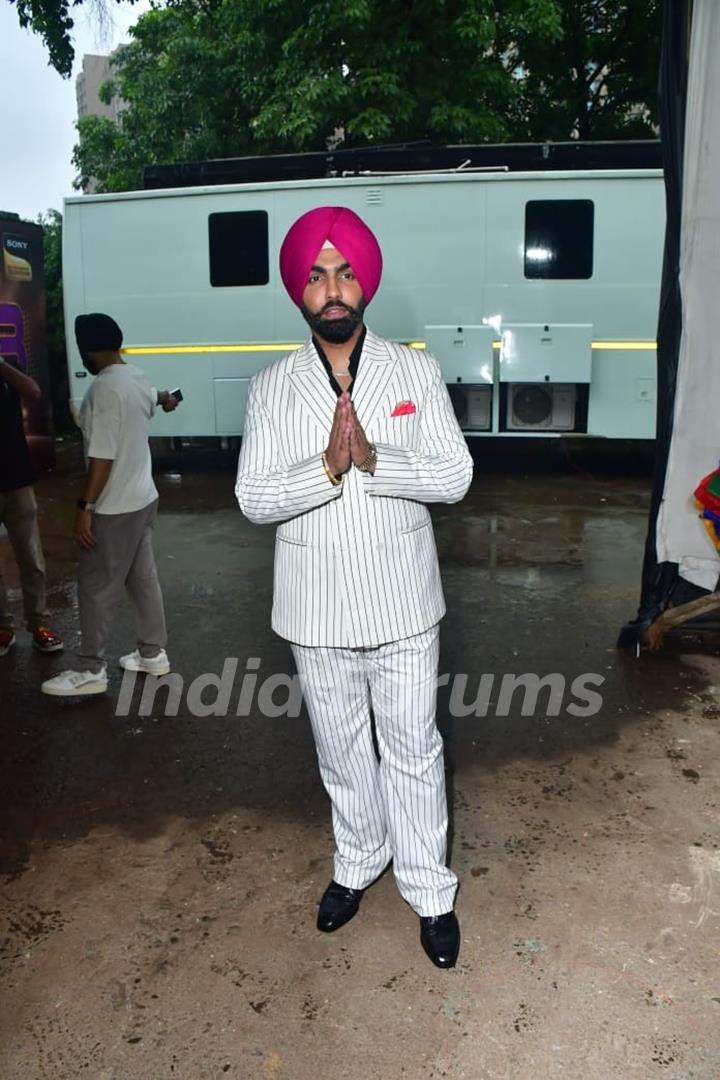 Ammy Virk snapped promoting their upcoming film Bad Newz on the sets of superstar singer 3