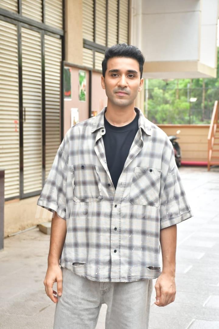 Raghav Juyal snapped while promoting their upcoming series Gyaarah Gyaarah