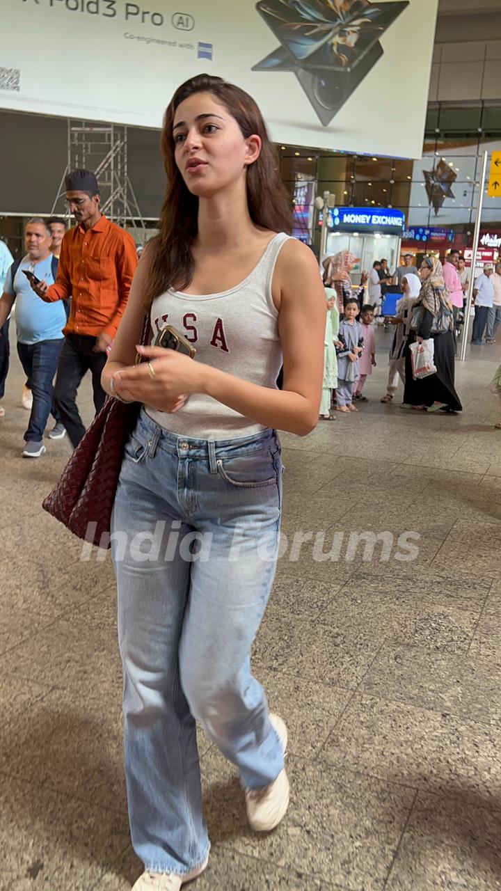 Ananya Panday spotted at the airport