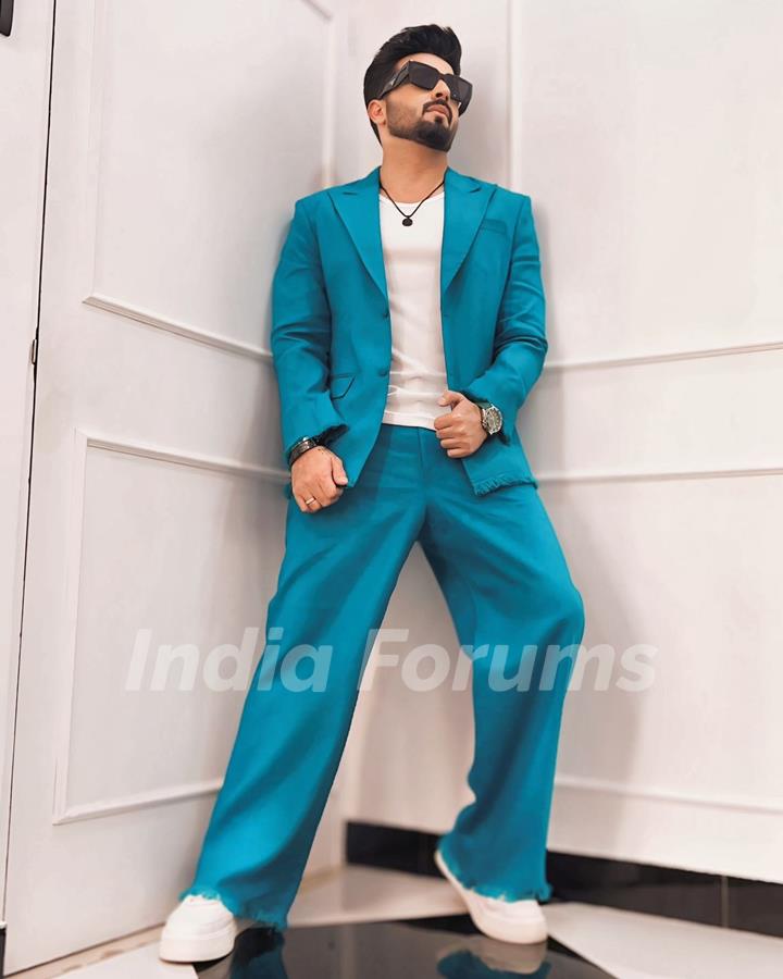 Dheeraj Dhoopar effortlessly masters fashion