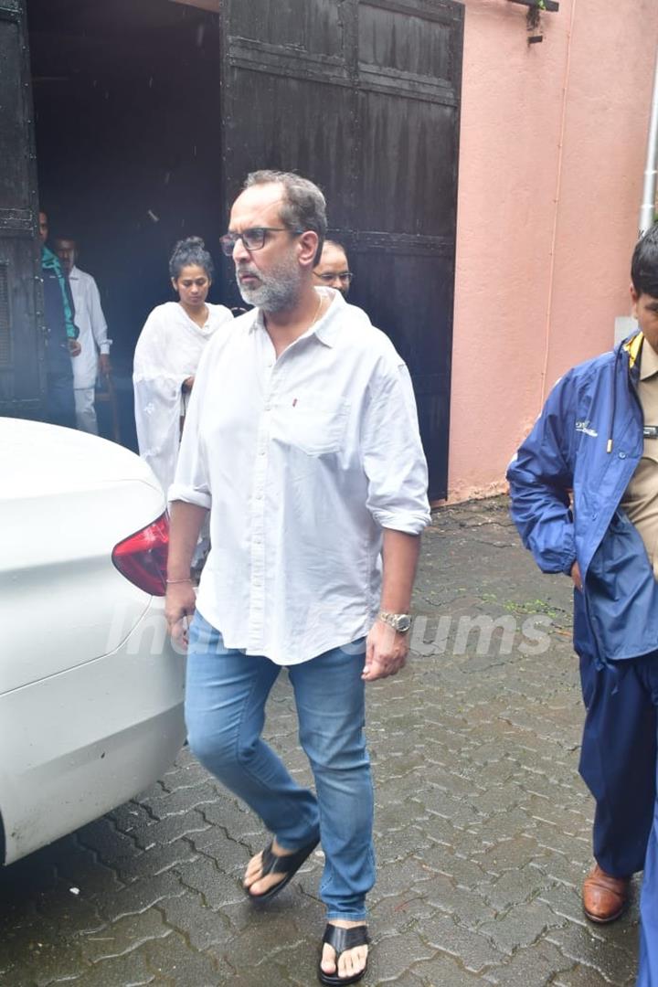 Aanand L. Rai attend Krishan Kumar’s daughter Tishaa Kumar’s funeral in Mumbai