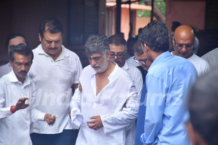 Krishan Kumar attend Krishan Kumar’s daughter Tishaa Kumar’s funeral in Mumbai