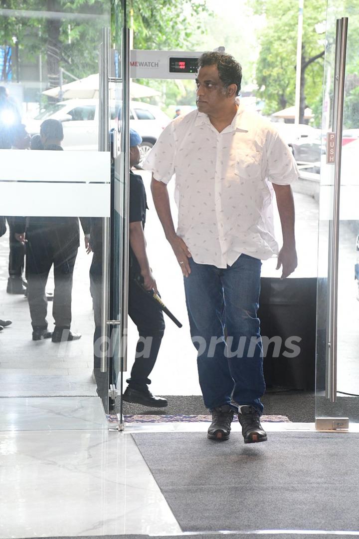 Anurag Basu attend Krishan Kumar’s daughter Tishaa Kumar’s funeral in Mumbai