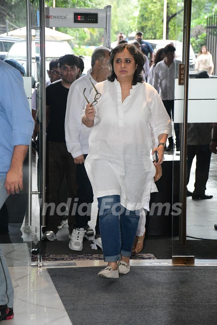 Celebs attend the prayer meet of Krishan Kumar’s daughter Tishaa Kumar