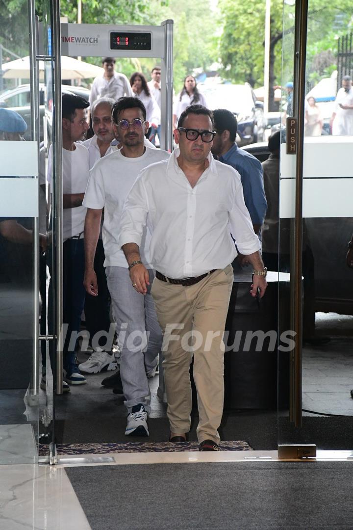 Vinod Bhanushali  attend the prayer meet of Krishan Kumar’s daughter Tishaa Kumar