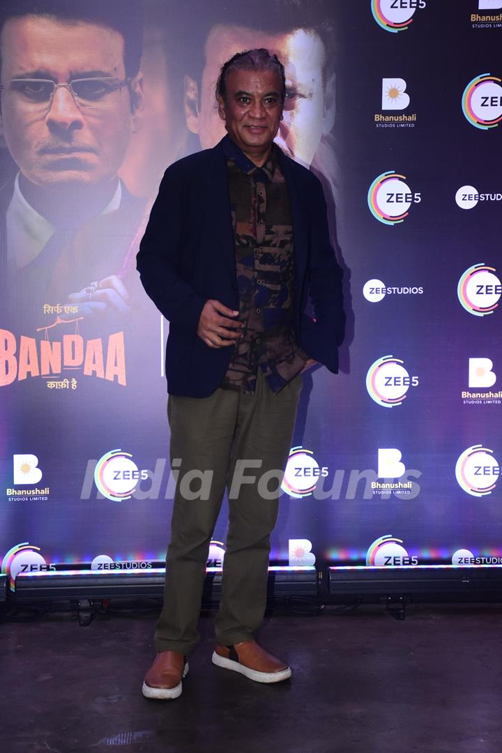 Vipin Sharma grace the success party of Sirf Ek Bandaa Kaafi Hai