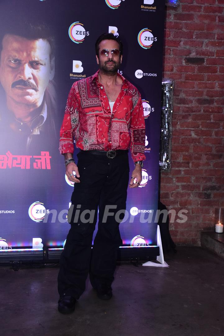 Fardeen Khan grace the success party of Sirf Ek Bandaa Kaafi Hai