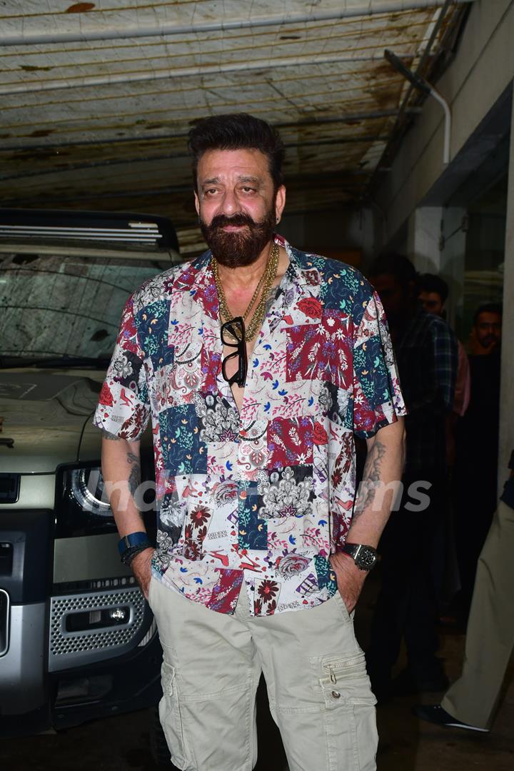 Sanjay Dutt snapped at Juhu