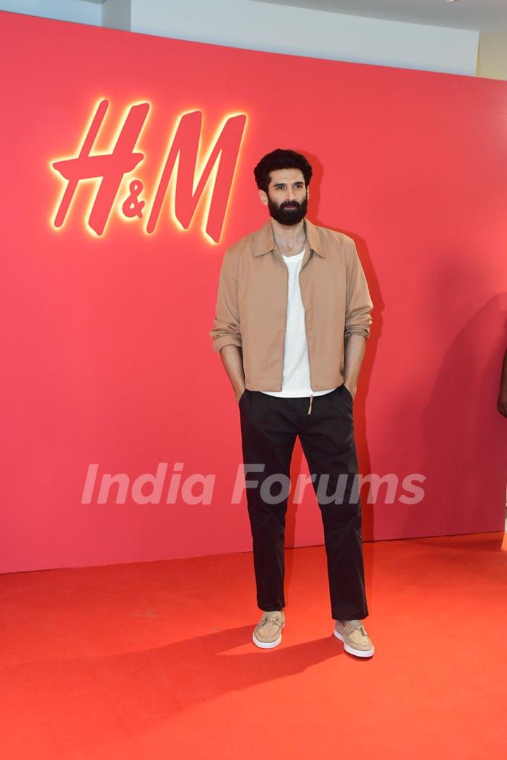 Aditya Roy Kapur snapped at H&M store launch in Bandra, Mumbai