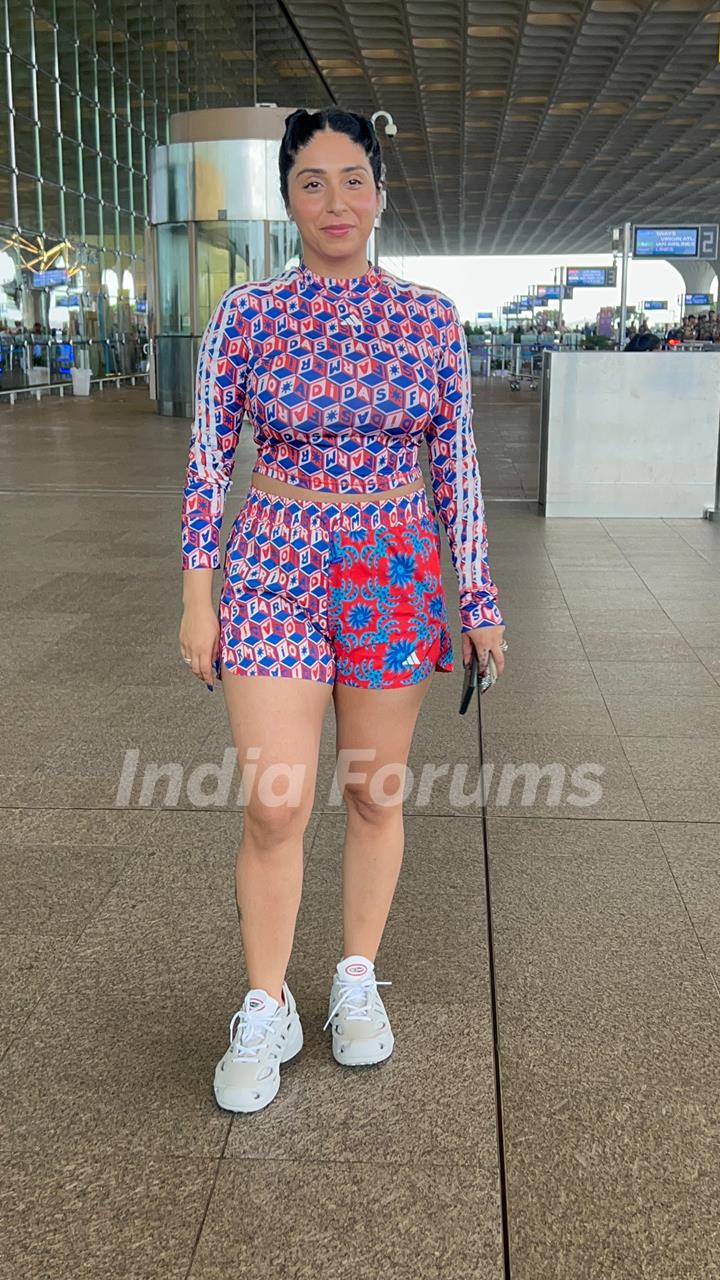 Neha Bhasin snapped at the airport