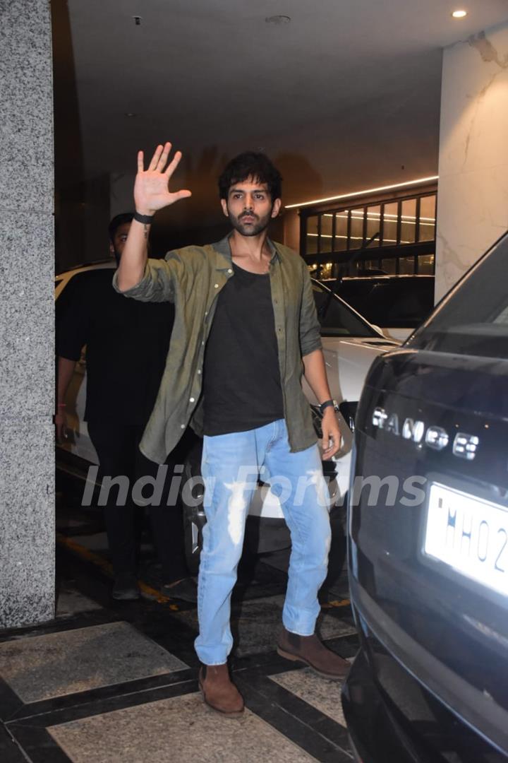 Kartik Aaryan attend Dinesh Vijan's Birthday Party