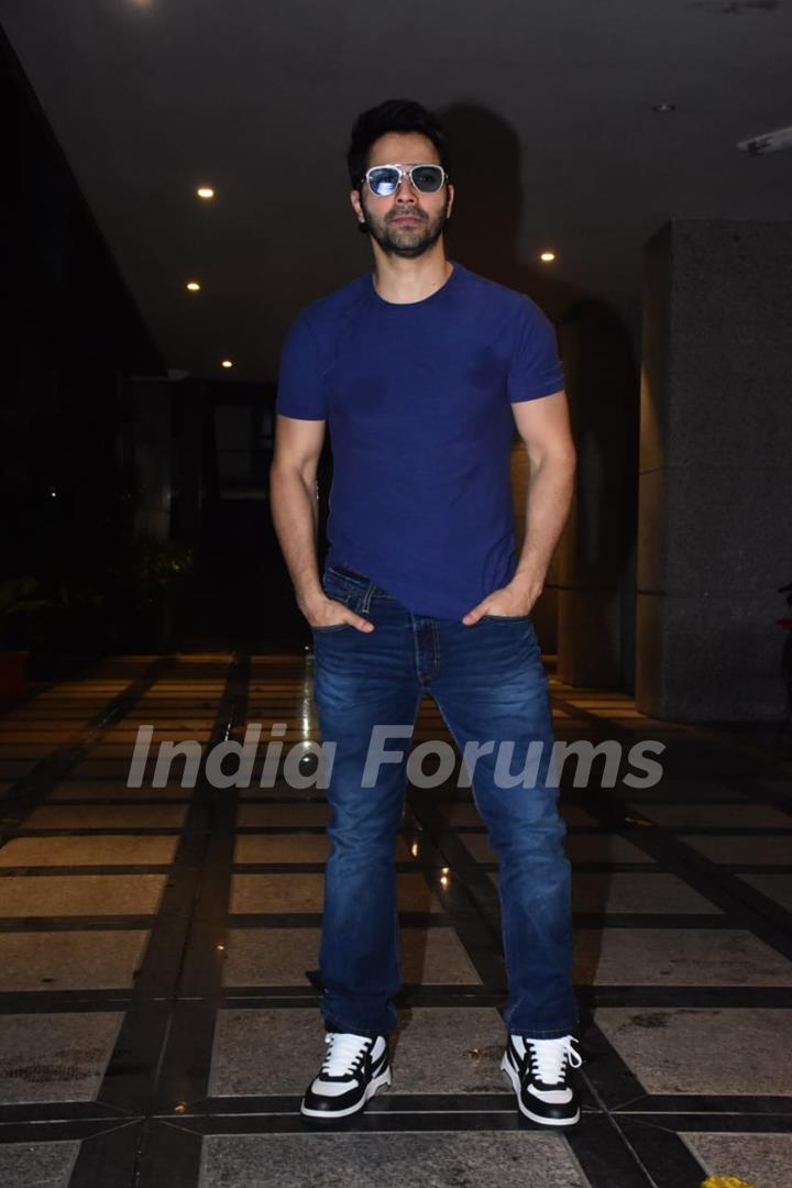 Varun Dhawan attend Dinesh Vijan's Birthday Party