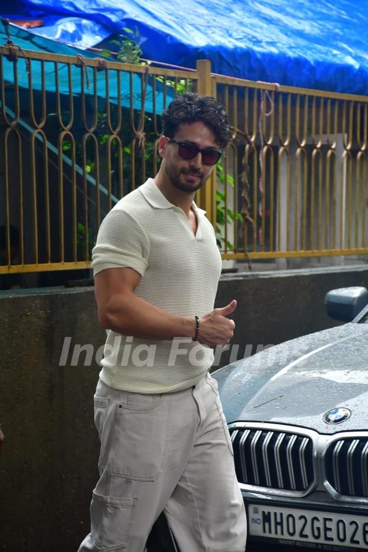 Tiger Shroff snapped in Juhu