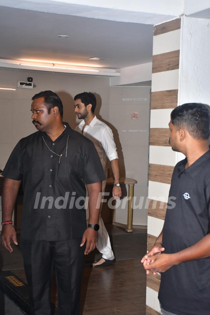 Agastya Nanda snapped at Farah Khan’s residence