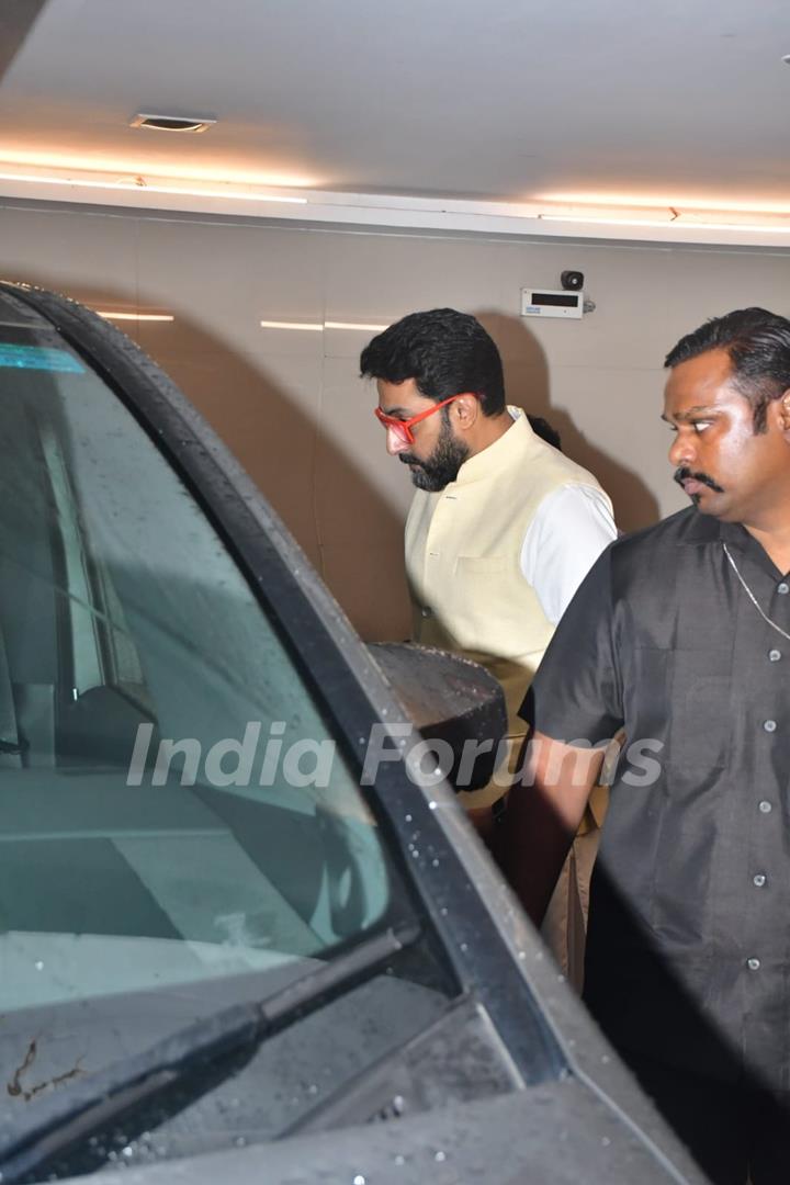 Abhishek Bachchan snapped at Farah Khan’s residence