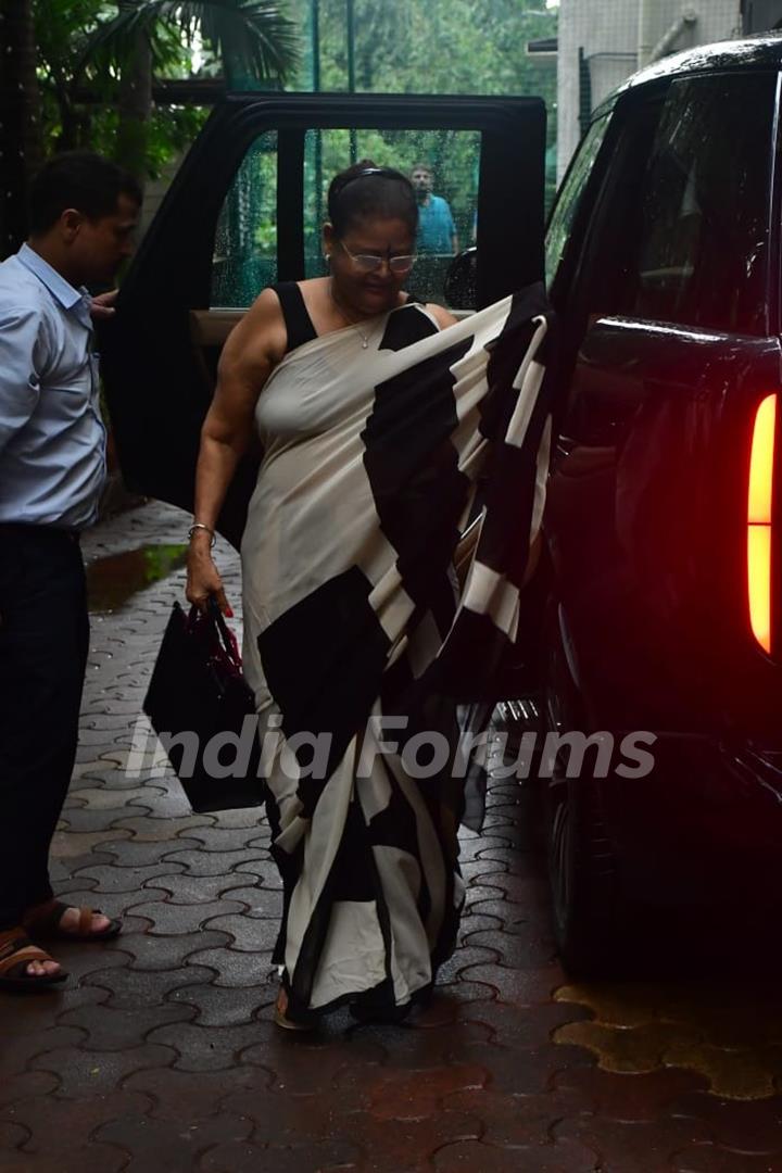 Celebrities snapped at Farah Khan’s residence