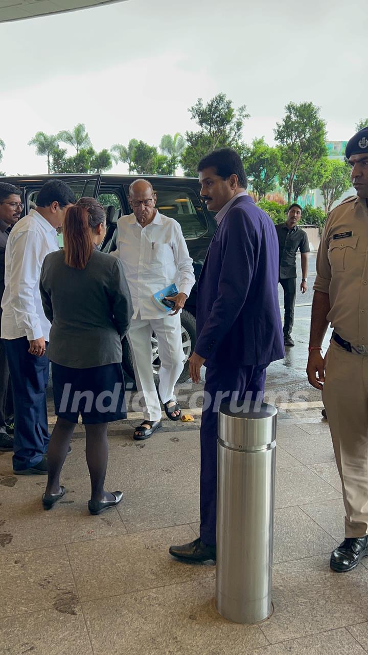 Sharad Pawar snapped at the airport