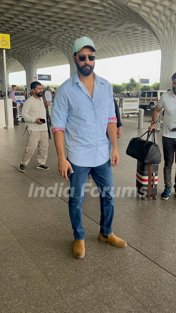 Vicky Kaushal snapped in the city