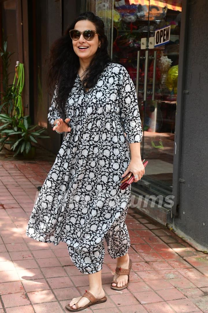 Vidya Balan snapped in the city 