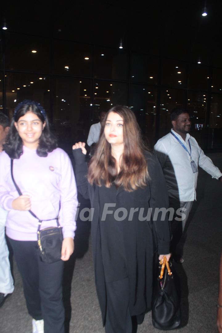 Aishwarya Rai Bachchan snapped at the airport