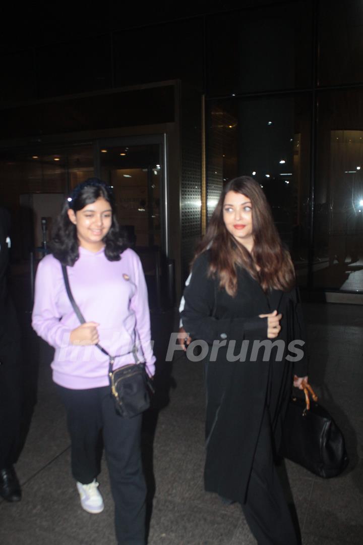 Aishwarya Rai Bachchan snapped at the airport