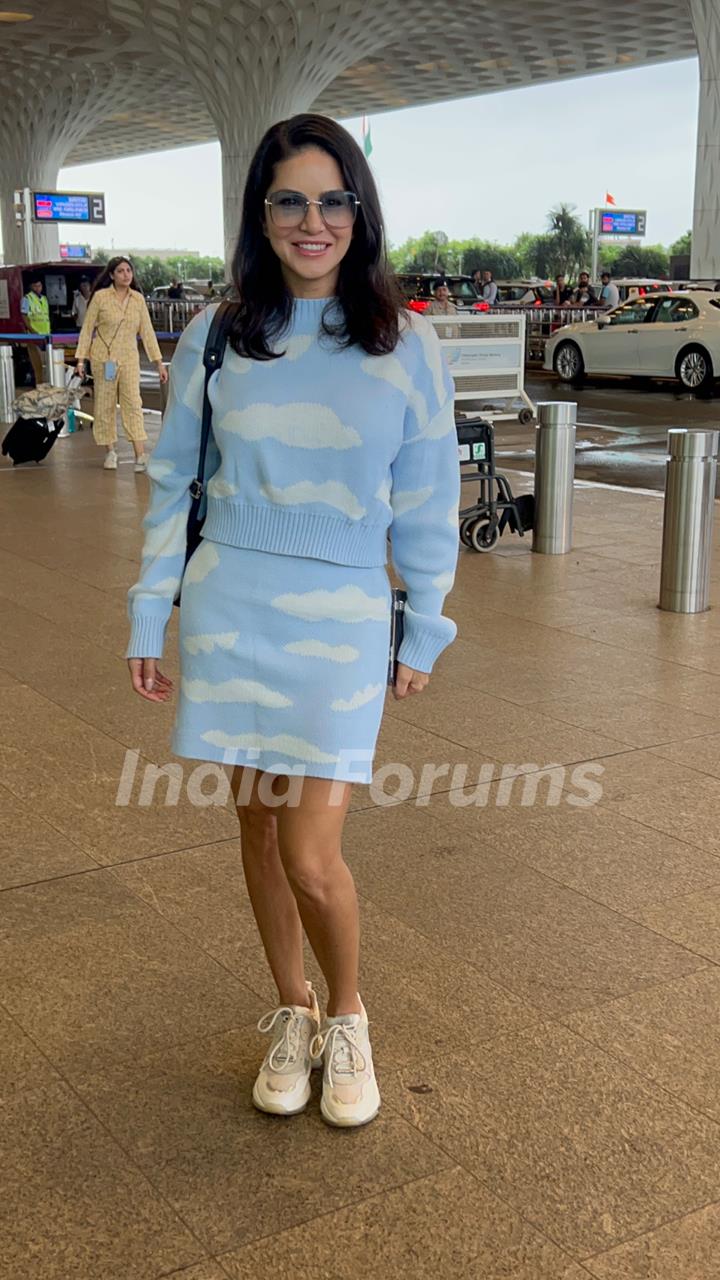 Sunny Leone snapped at the airport