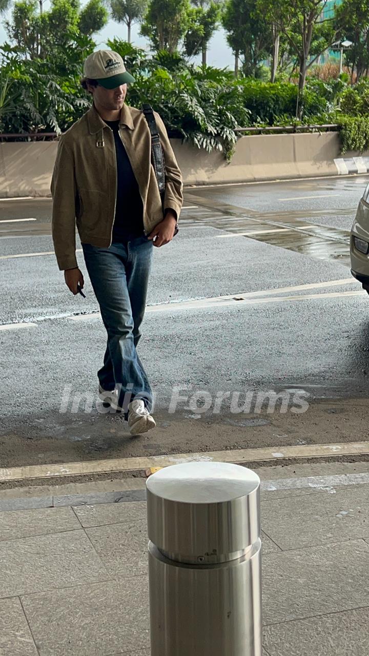 Aarav Kumar snapped at the Mumbai airport 