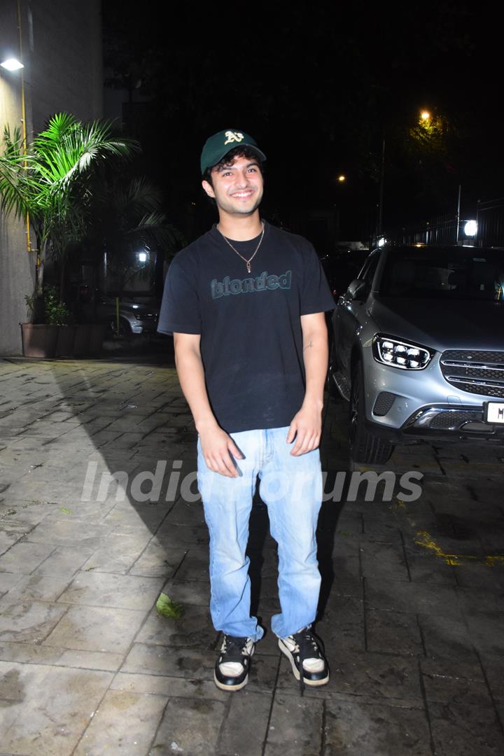 Dev Raiyani snapped outside Arbaaz Khan house