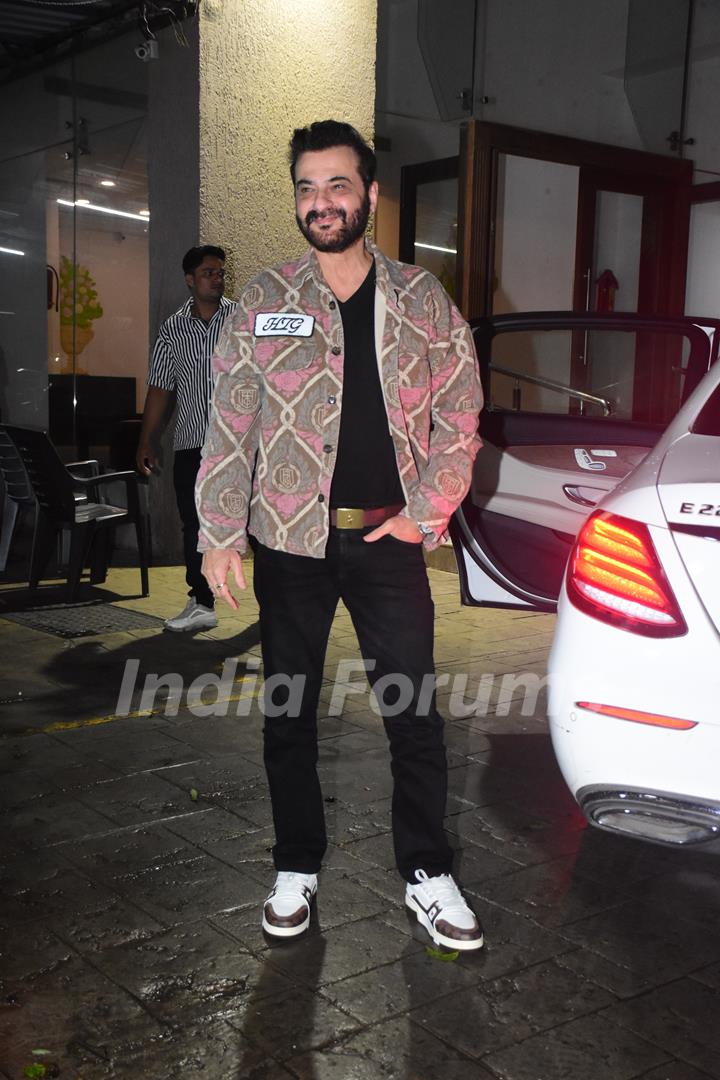 Sanjay Kapoor snapped outside Arbaaz Khan house