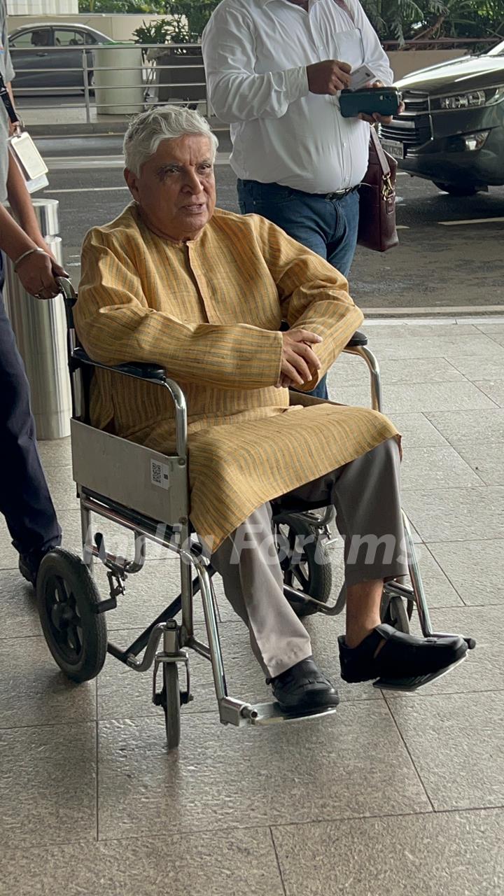 Javed Akhtar  snapped at the airport