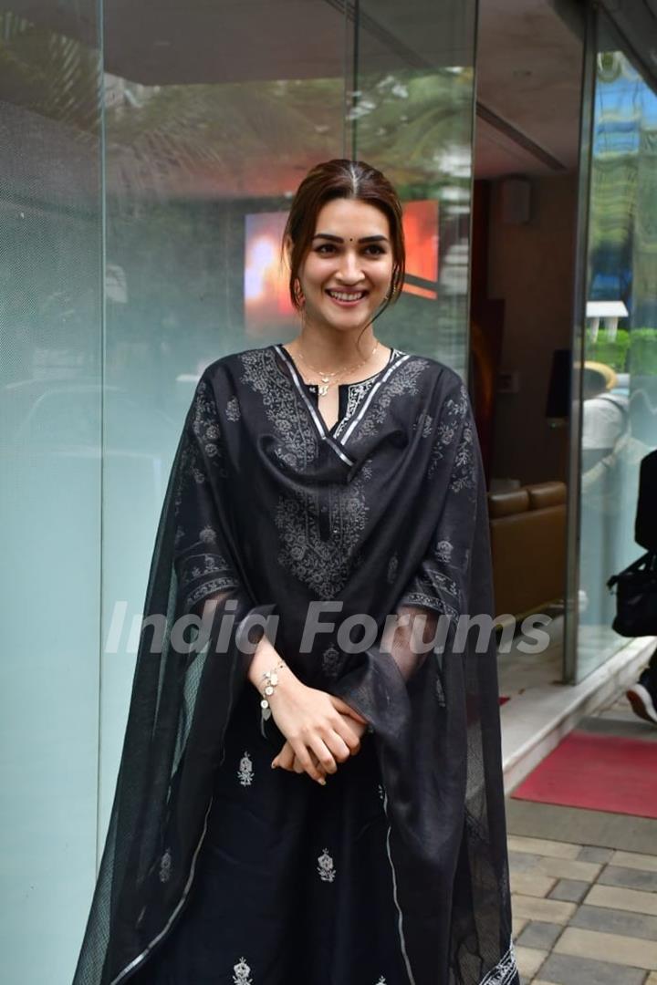 Kriti Sanon snapped at andheri