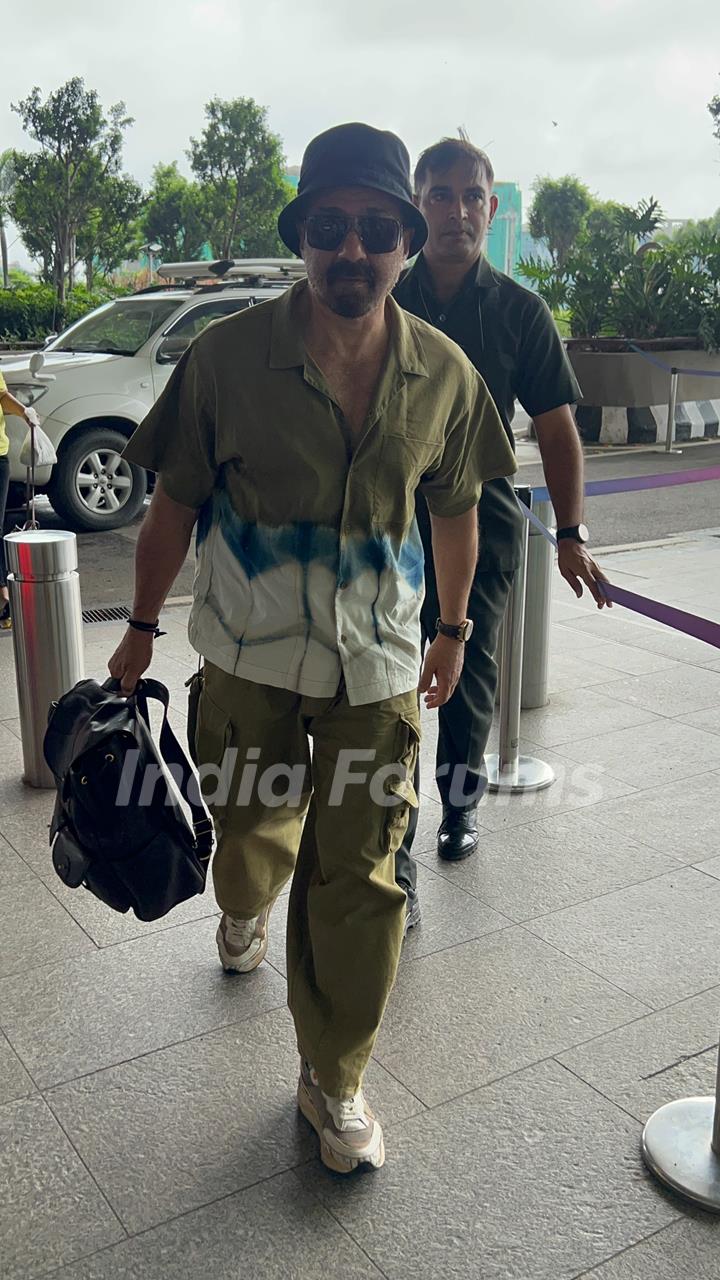 Sunny Deol snapped at the airport