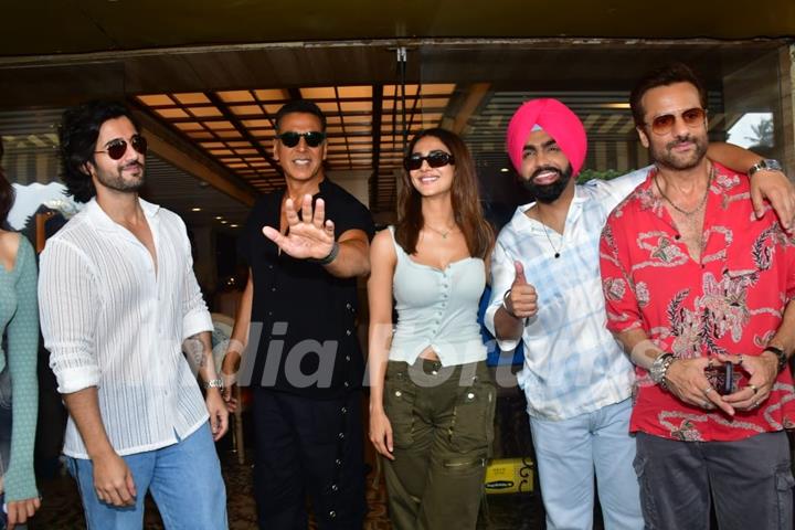 Fardeen Khan, Akshay Kumar, Aditya Seal, Vaani Kapoor, Pragya Jaiswal and Ammy Virk snapped promoting their film 'Khel Khel Mein'