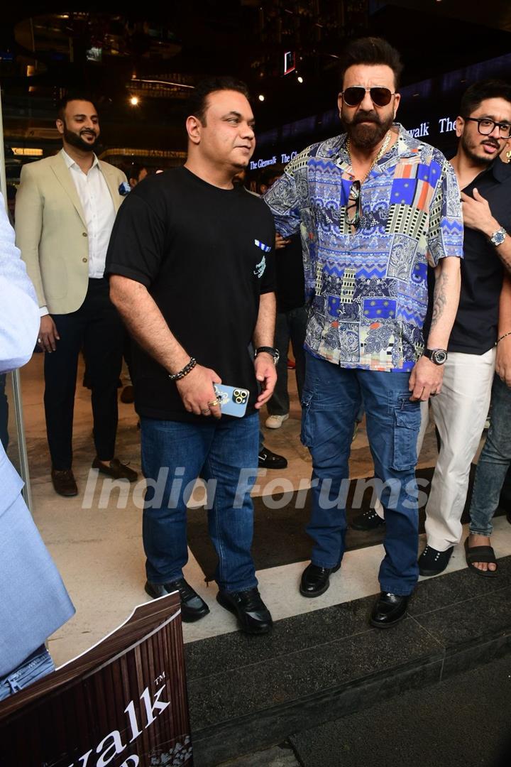 Sanjay Dutt snapped in Santacruz